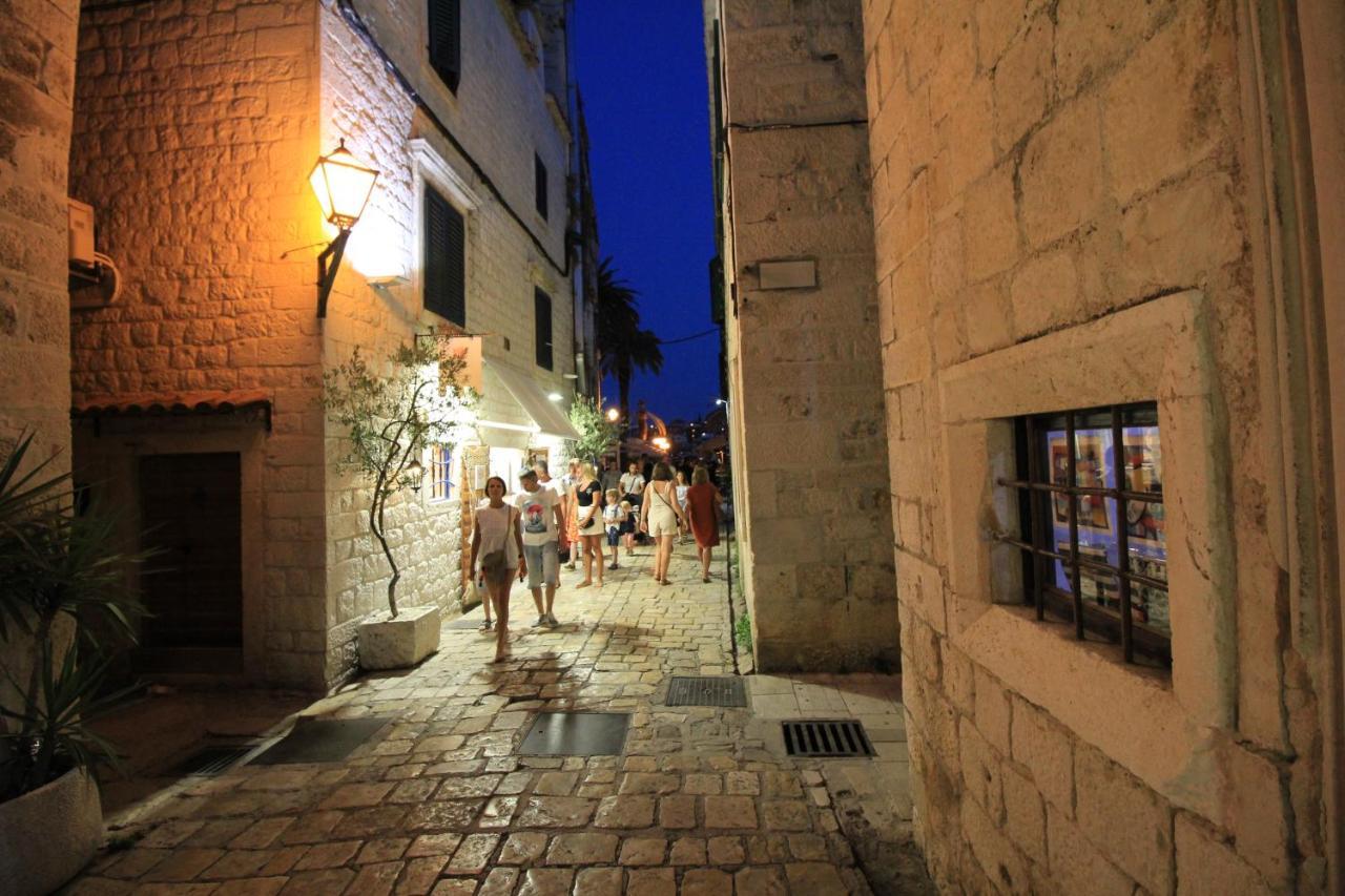 فيلا Town House In The Centre Of Historic تروغير المظهر الخارجي الصورة